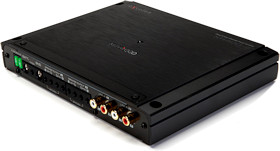 Amplificatore auto a 4 canali stereo, modello Kenwood XR400-4, finale in classe d, configurabile anche a 3 o 2 canali, con filtri passa basso e alto, per pilotare altoparlanti e subwoofer contemporaneamente. Dettaglio del lato con gli ingressi audio e le uscite di potenza.
