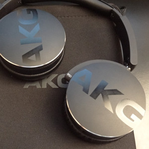 Cuffie On-Ear con microfono e comandi per telefono AKG Y50