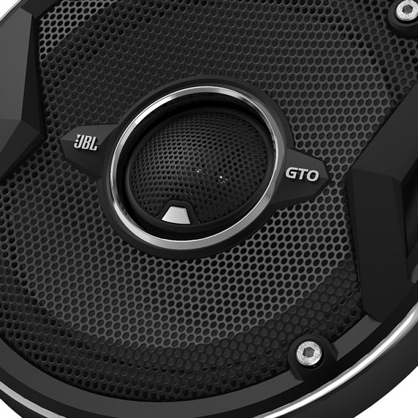 Altoparlanti per auto da 165 mm, modello JBL GTO629. Dettaglio della griglia protettiva con il tweeter a vista.