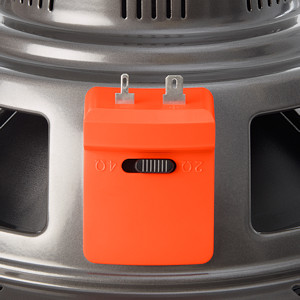 Subwoofer per auto da 30 cm, modello JBL S2-1224, driver passivo a singola bobina 2 o 4 ohm, diametro 12 pollici. Particolare del sistema ssi per cambiare l'impedenza da 2 a 4 ohm.