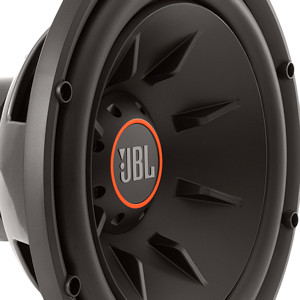 Subwoofer per auto da 30 cm, modello JBL S2-1224, driver passivo a singola bobina 2 o 4 ohm, diametro 12 pollici. Dettaglio del woofer con le nervature in rilievo.